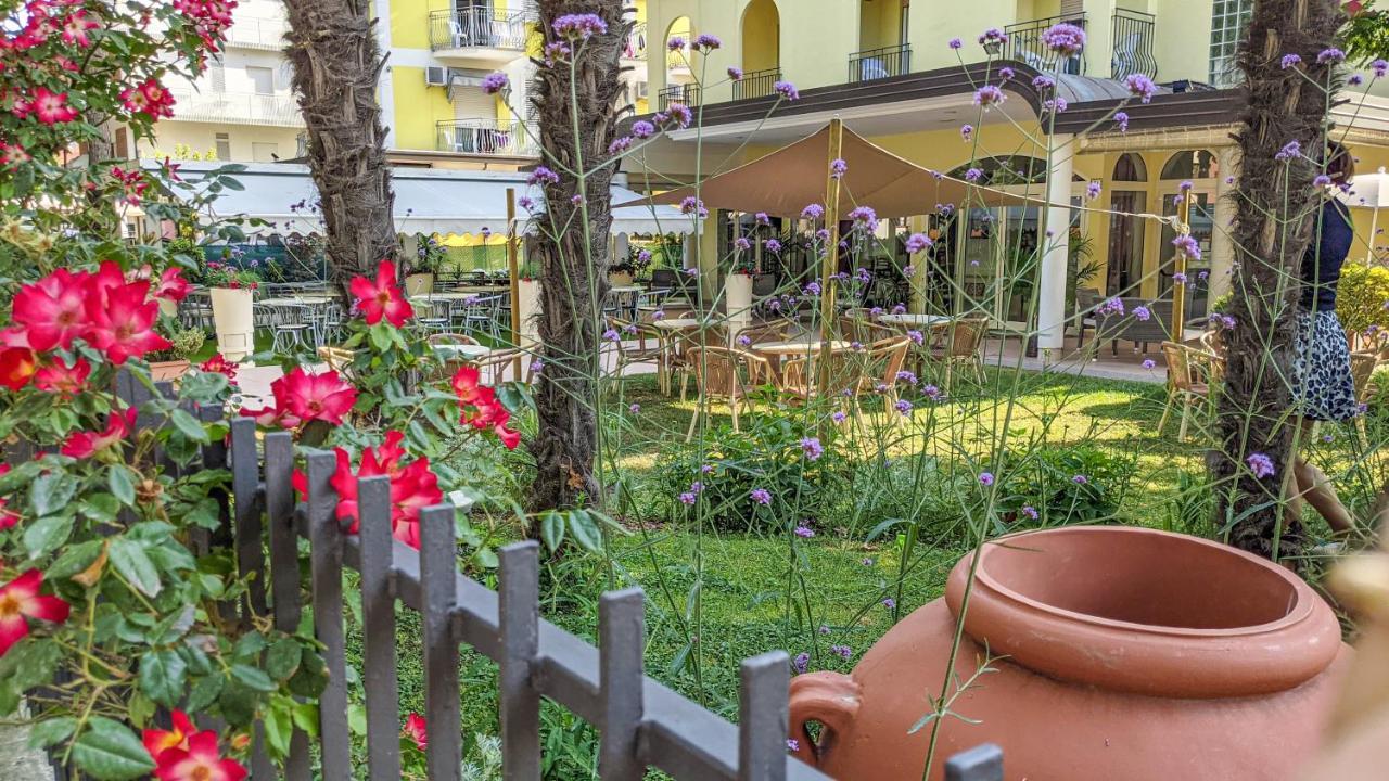 Hotel Explorer Cervia Exteriér fotografie
